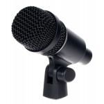 AKG P4